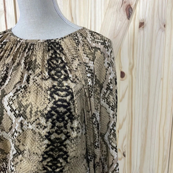 H&M Women’s Popover Snakeskin Print Blouse Top Size 4 Brown Tan EUC - Picture 7 of 12